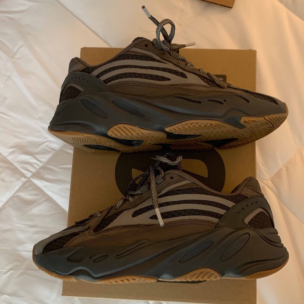 Yeezy 700 Geode - Picture 3 of 9